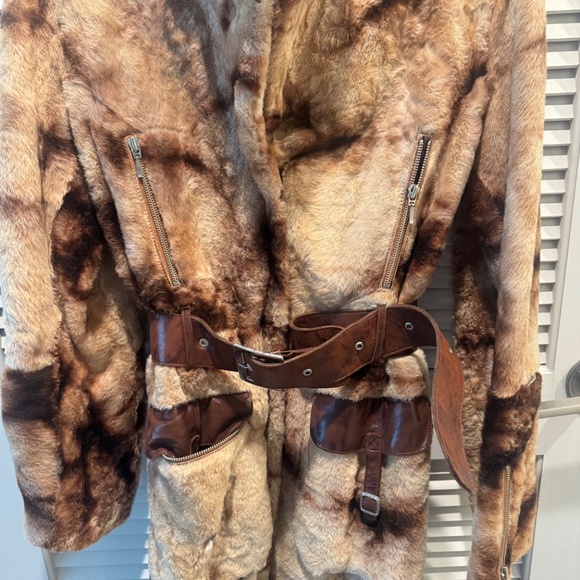 Branco Pelle Shearling/Leather Coat with Belt and Zipper Accents - Size Small - Picture 4 of 9